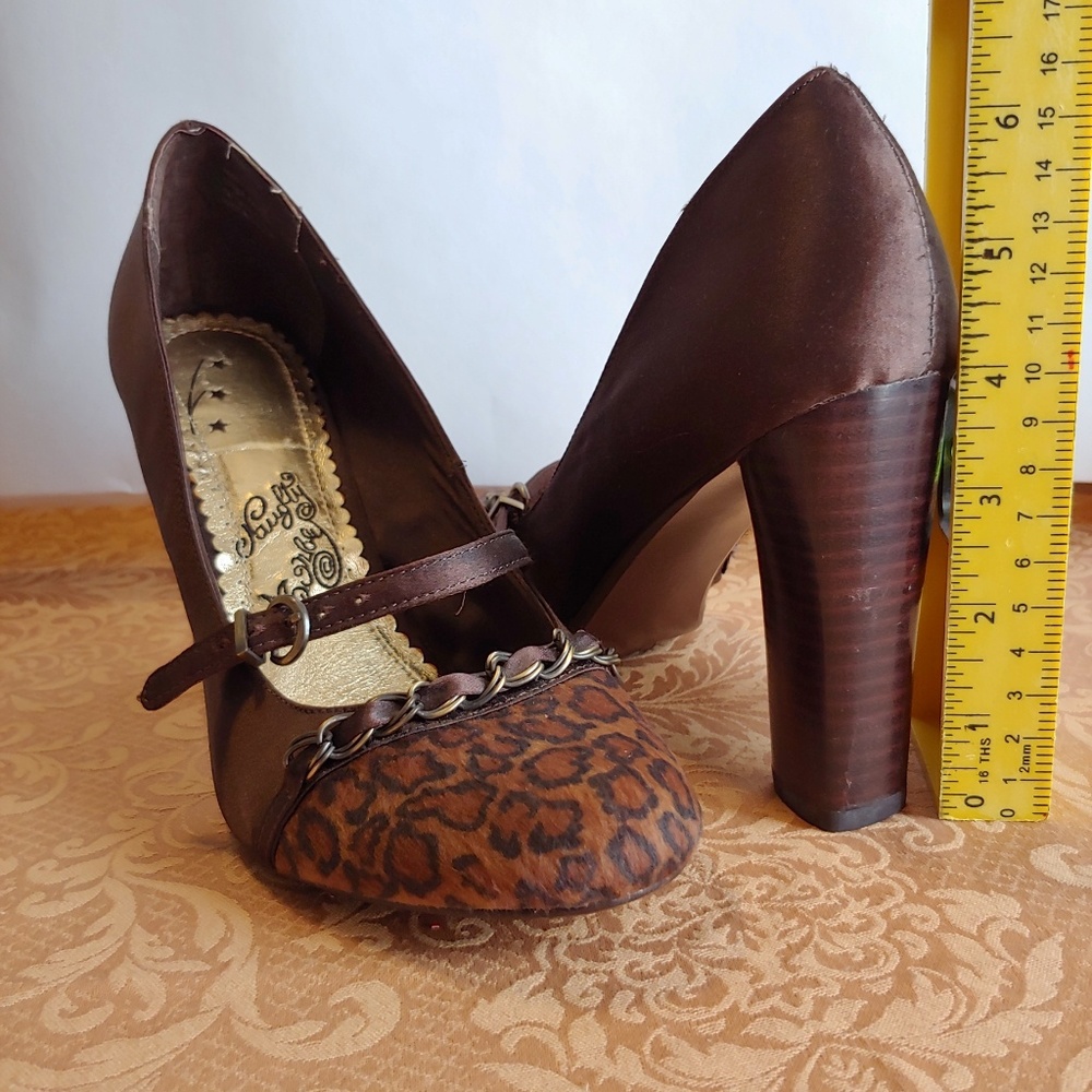 Leopard Mary Jane chunky heels sz 8.5